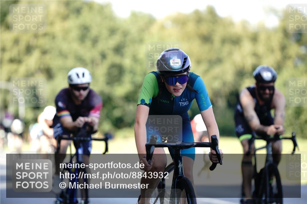 07.09.2025 - 19. Norderstedt Triathlon Michael Burmester http://msf.ph/oto/8843932 07.09.2025 15:58:09 Radfahren 488, 543, 927, 1080, 1514, 1527 meine-sportfotos.de