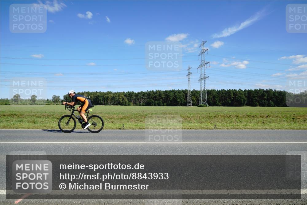 07.09.2025 - 19. Norderstedt Triathlon Michael Burmester http://msf.ph/oto/8843933 07.09.2025 14:47:11 Radfahren  meine-sportfotos.de
