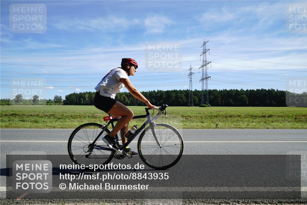 07.09.2025 - 19. Norderstedt Triathlon Michael Burmester http://msf.ph/oto/8843935 07.09.2025 12:41:55 Radfahren 137, 150, 214 meine-sportfotos.de