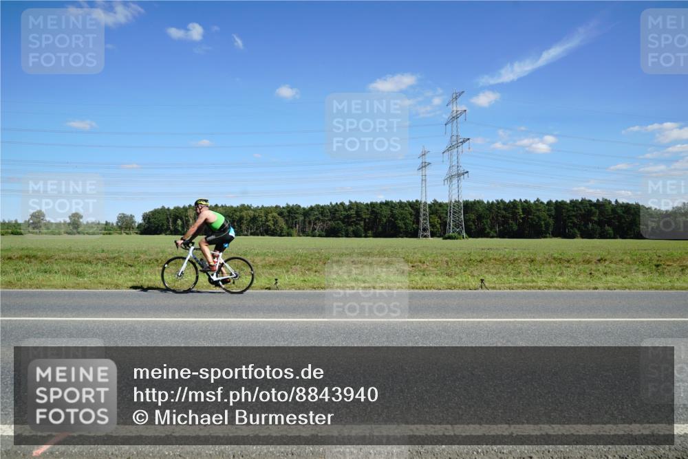 07.09.2025 - 19. Norderstedt Triathlon Michael Burmester http://msf.ph/oto/8843940 07.09.2025 14:47:17 Radfahren 361, 458 meine-sportfotos.de