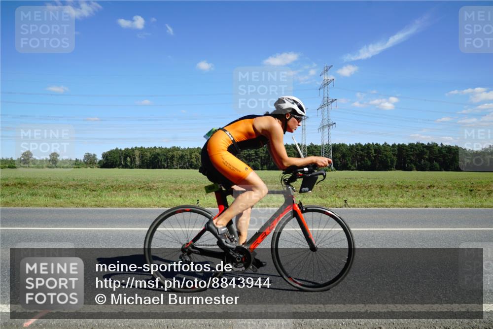 07.09.2025 - 19. Norderstedt Triathlon Michael Burmester http://msf.ph/oto/8843944 07.09.2025 14:47:19 Radfahren 458 meine-sportfotos.de