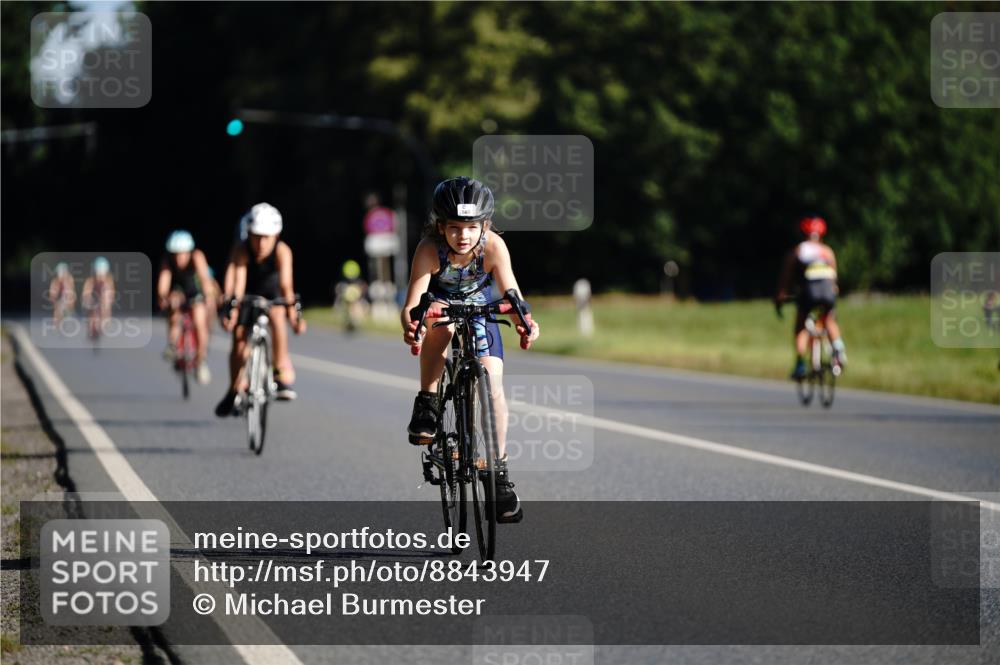 07.09.2025 - 19. Norderstedt Triathlon Michael Burmester http://msf.ph/oto/8843947 07.09.2025 09:41:09 Radfahren 565, 597 meine-sportfotos.de