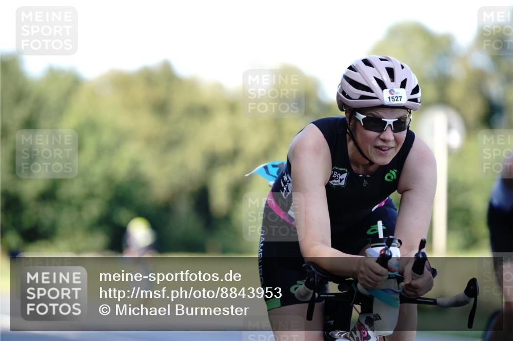 07.09.2025 - 19. Norderstedt Triathlon Michael Burmester http://msf.ph/oto/8843953 07.09.2025 15:58:12 Radfahren 488, 543, 927, 1080, 1514, 1527, 1538 meine-sportfotos.de
