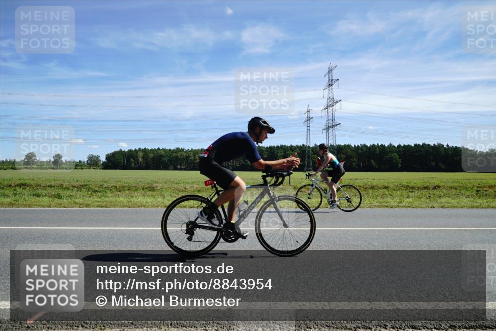 07.09.2025 - 19. Norderstedt Triathlon Michael Burmester http://msf.ph/oto/8843954 07.09.2025 12:42:17 Radfahren 171 meine-sportfotos.de