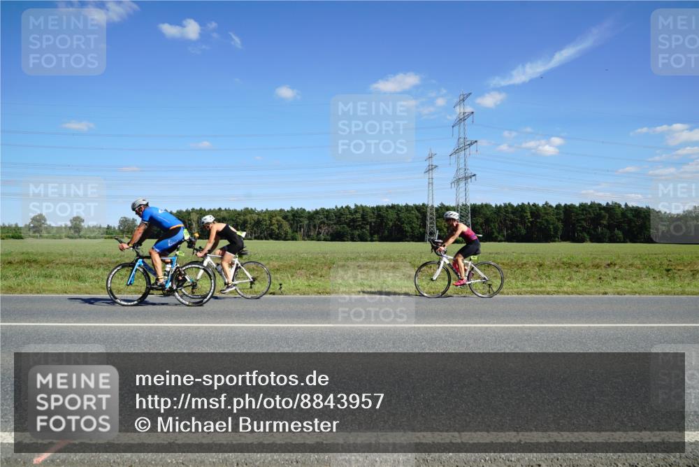 07.09.2025 - 19. Norderstedt Triathlon Michael Burmester http://msf.ph/oto/8843957 07.09.2025 14:47:26 Radfahren 455 meine-sportfotos.de