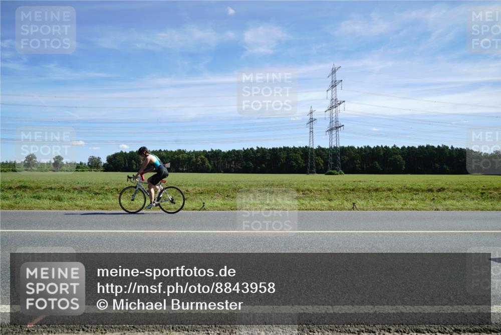 07.09.2025 - 19. Norderstedt Triathlon Michael Burmester http://msf.ph/oto/8843958 07.09.2025 12:42:18 Radfahren 171 meine-sportfotos.de
