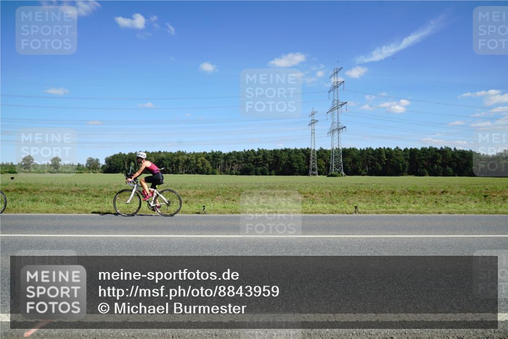 07.09.2025 - 19. Norderstedt Triathlon Michael Burmester http://msf.ph/oto/8843959 07.09.2025 14:47:27 Radfahren  meine-sportfotos.de