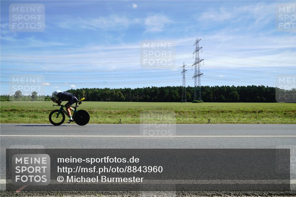 07.09.2025 - 19. Norderstedt Triathlon Michael Burmester http://msf.ph/oto/8843960 07.09.2025 12:42:21 Radfahren  meine-sportfotos.de