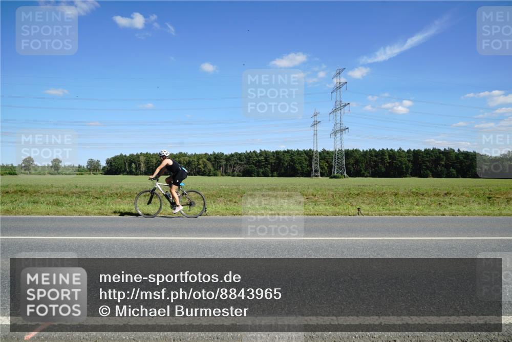 07.09.2025 - 19. Norderstedt Triathlon Michael Burmester http://msf.ph/oto/8843965 07.09.2025 14:47:30 Radfahren  meine-sportfotos.de
