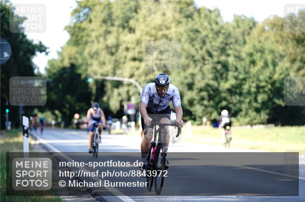 07.09.2025 - 19. Norderstedt Triathlon Michael Burmester http://msf.ph/oto/8843972 07.09.2025 15:58:19 Radfahren 529, 536, 943 meine-sportfotos.de