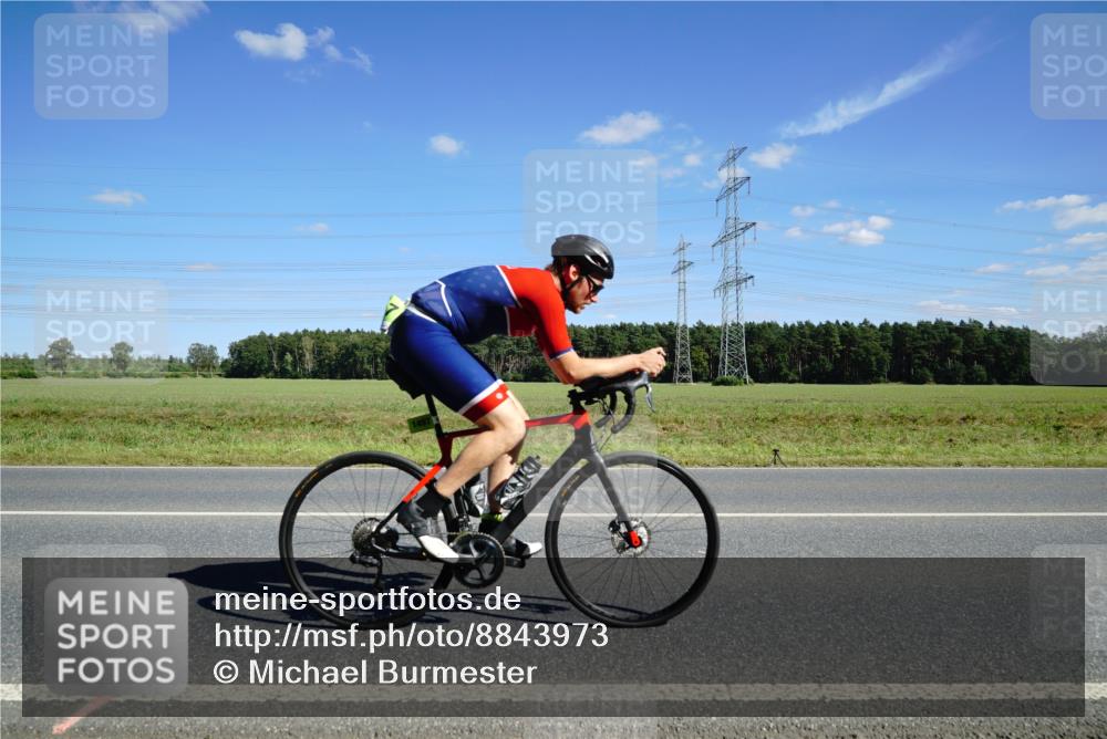07.09.2025 - 19. Norderstedt Triathlon Michael Burmester http://msf.ph/oto/8843973 07.09.2025 14:47:35 Radfahren 1029, 1497 meine-sportfotos.de