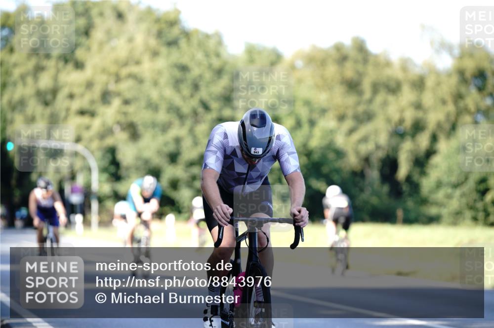 07.09.2025 - 19. Norderstedt Triathlon Michael Burmester http://msf.ph/oto/8843976 07.09.2025 15:58:19 Radfahren 529, 536, 943 meine-sportfotos.de
