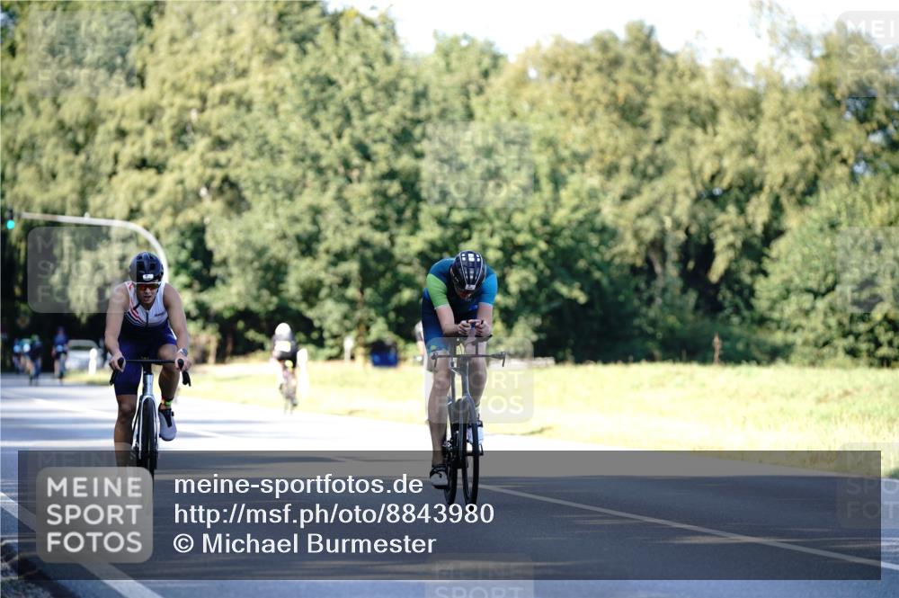 07.09.2025 - 19. Norderstedt Triathlon Michael Burmester http://msf.ph/oto/8843980 07.09.2025 15:58:20 Radfahren 529, 536, 943 meine-sportfotos.de