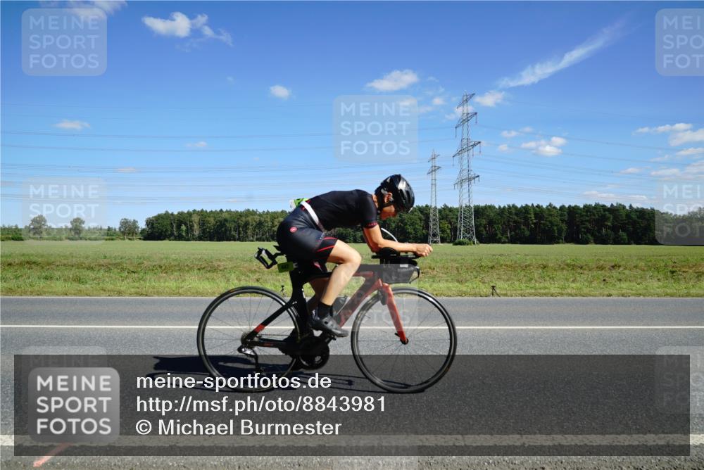 07.09.2025 - 19. Norderstedt Triathlon Michael Burmester http://msf.ph/oto/8843981 07.09.2025 14:47:41 Radfahren 447 meine-sportfotos.de
