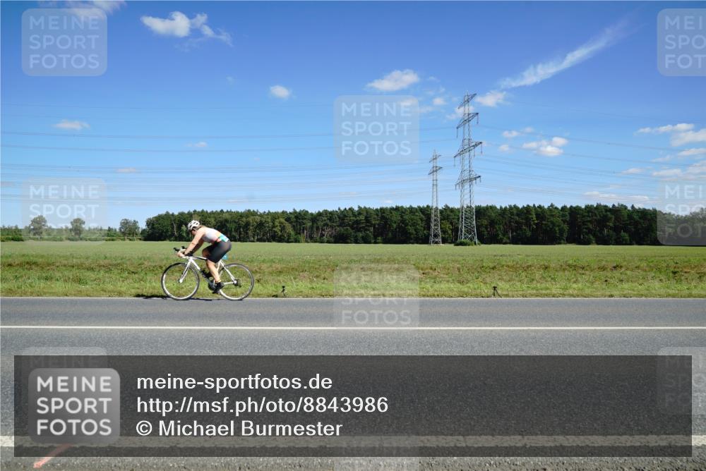 07.09.2025 - 19. Norderstedt Triathlon Michael Burmester http://msf.ph/oto/8843986 07.09.2025 14:47:42 Radfahren 447 meine-sportfotos.de