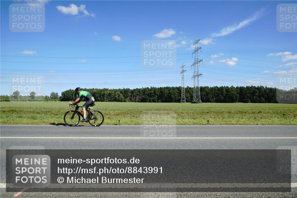07.09.2025 - 19. Norderstedt Triathlon Michael Burmester http://msf.ph/oto/8843991 07.09.2025 14:47:47 Radfahren  meine-sportfotos.de