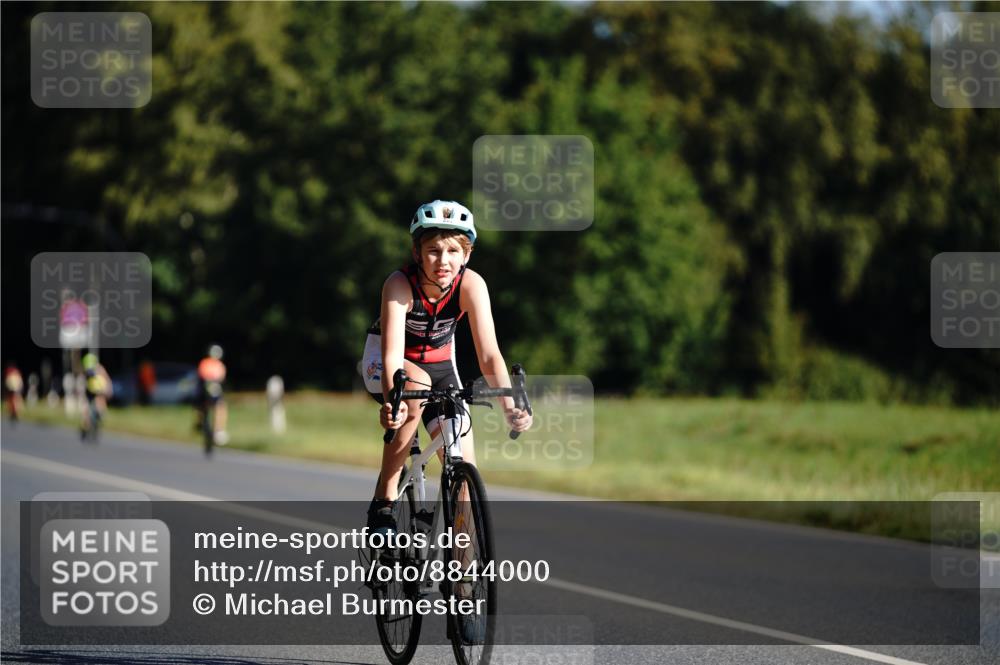 07.09.2025 - 19. Norderstedt Triathlon Michael Burmester http://msf.ph/oto/8844000 07.09.2025 09:41:23 Radfahren 555, 615, 622 meine-sportfotos.de