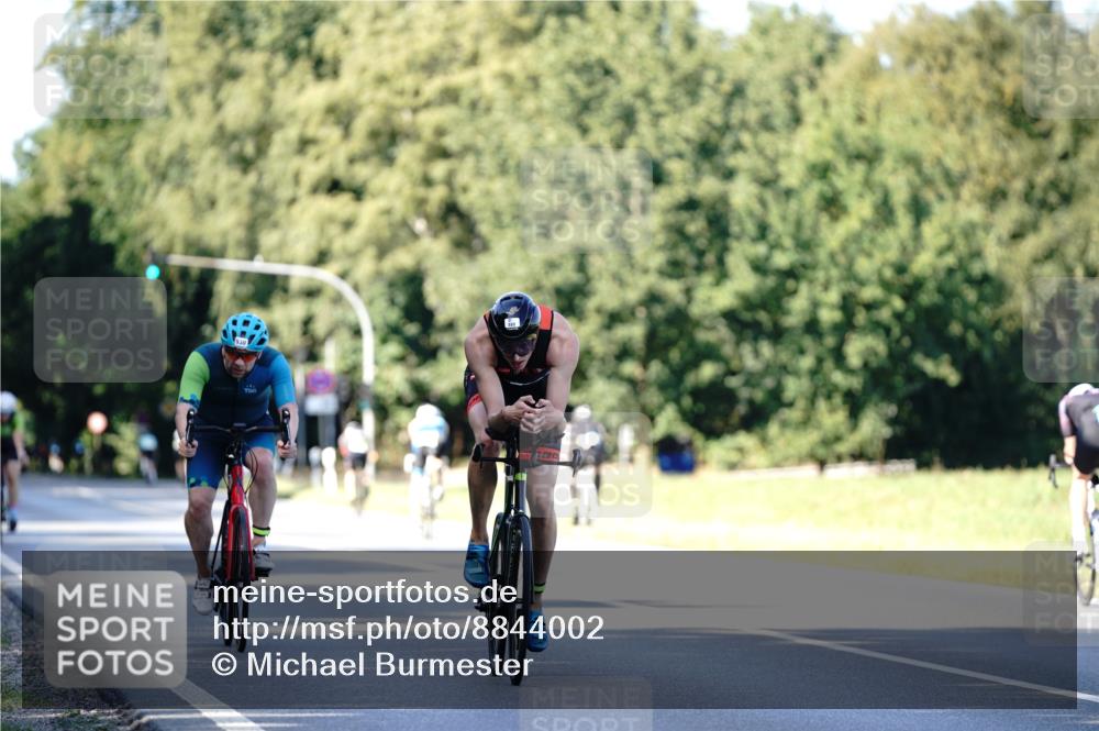 07.09.2025 - 19. Norderstedt Triathlon Michael Burmester http://msf.ph/oto/8844002 07.09.2025 15:58:30 Radfahren 522, 530 meine-sportfotos.de