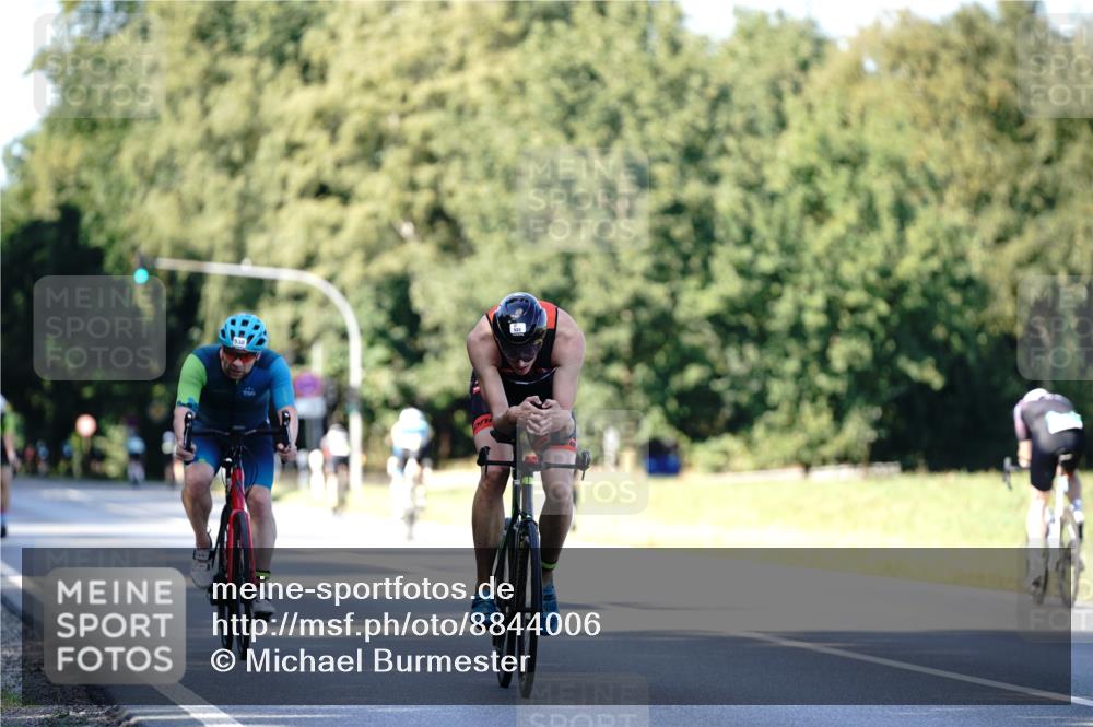 07.09.2025 - 19. Norderstedt Triathlon Michael Burmester http://msf.ph/oto/8844006 07.09.2025 15:58:30 Radfahren 522, 530 meine-sportfotos.de