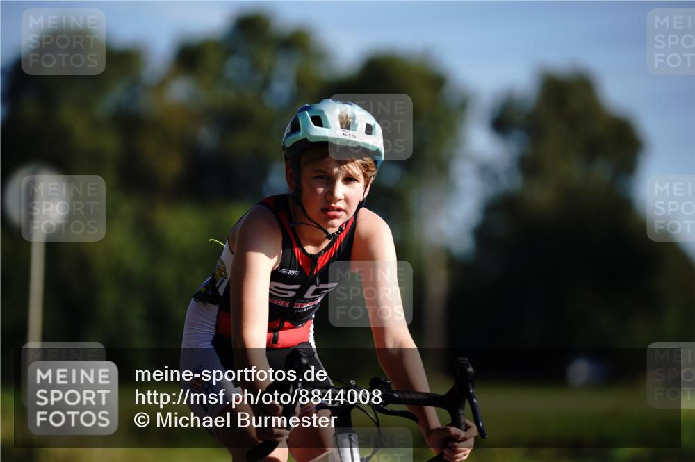 07.09.2025 - 19. Norderstedt Triathlon Michael Burmester http://msf.ph/oto/8844008 07.09.2025 09:41:24 Radfahren 615, 622 meine-sportfotos.de