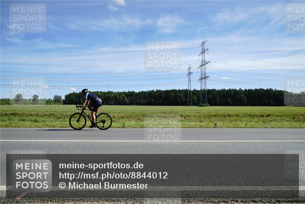 07.09.2025 - 19. Norderstedt Triathlon Michael Burmester http://msf.ph/oto/8844012 07.09.2025 12:42:59 Radfahren 177, 1345 meine-sportfotos.de