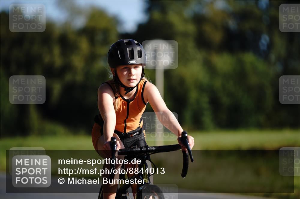 07.09.2025 - 19. Norderstedt Triathlon Michael Burmester http://msf.ph/oto/8844013 07.09.2025 09:41:46 Radfahren 608, 621 meine-sportfotos.de
