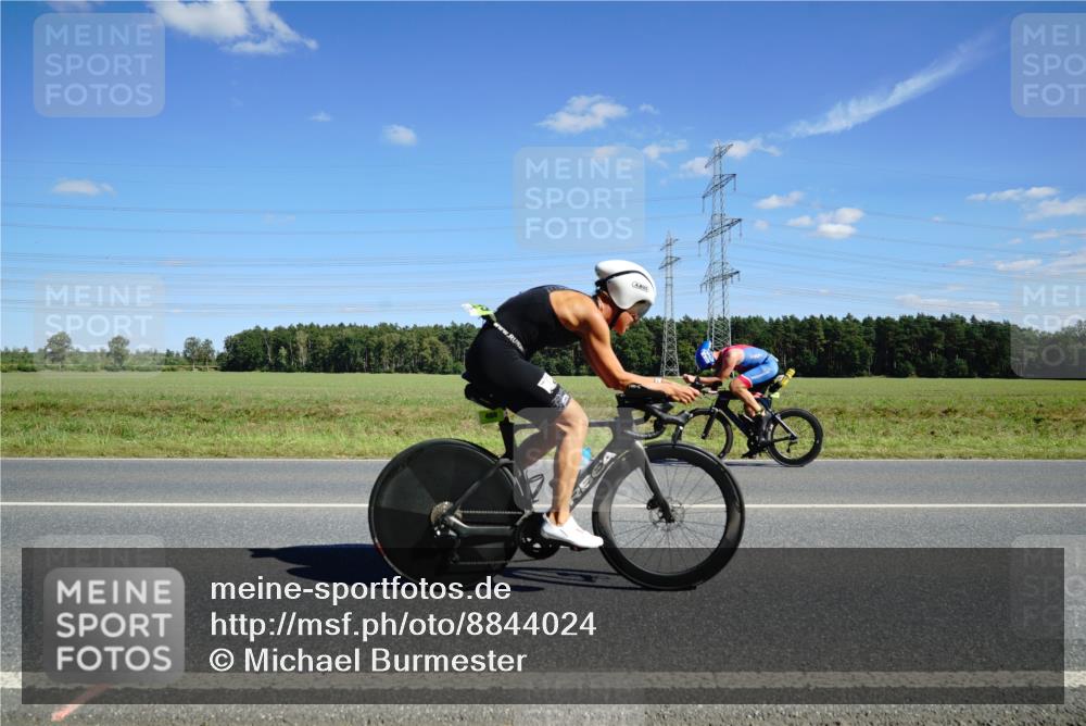 07.09.2025 - 19. Norderstedt Triathlon Michael Burmester http://msf.ph/oto/8844024 07.09.2025 14:48:19 Radfahren 469, 475, 1002 meine-sportfotos.de