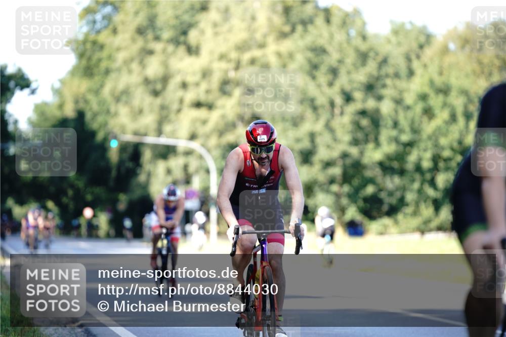 07.09.2025 - 19. Norderstedt Triathlon Michael Burmester http://msf.ph/oto/8844030 07.09.2025 15:58:36 Radfahren 1482, 1575, 1593 meine-sportfotos.de
