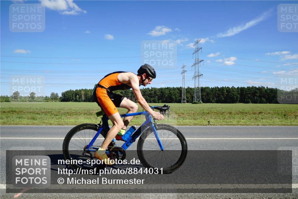 07.09.2025 - 19. Norderstedt Triathlon Michael Burmester http://msf.ph/oto/8844031 07.09.2025 14:48:22 Radfahren 469, 475, 1002 meine-sportfotos.de