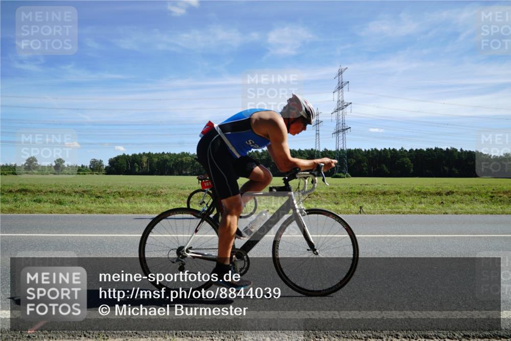 07.09.2025 - 19. Norderstedt Triathlon Michael Burmester http://msf.ph/oto/8844039 07.09.2025 12:43:13 Radfahren 145, 161 meine-sportfotos.de
