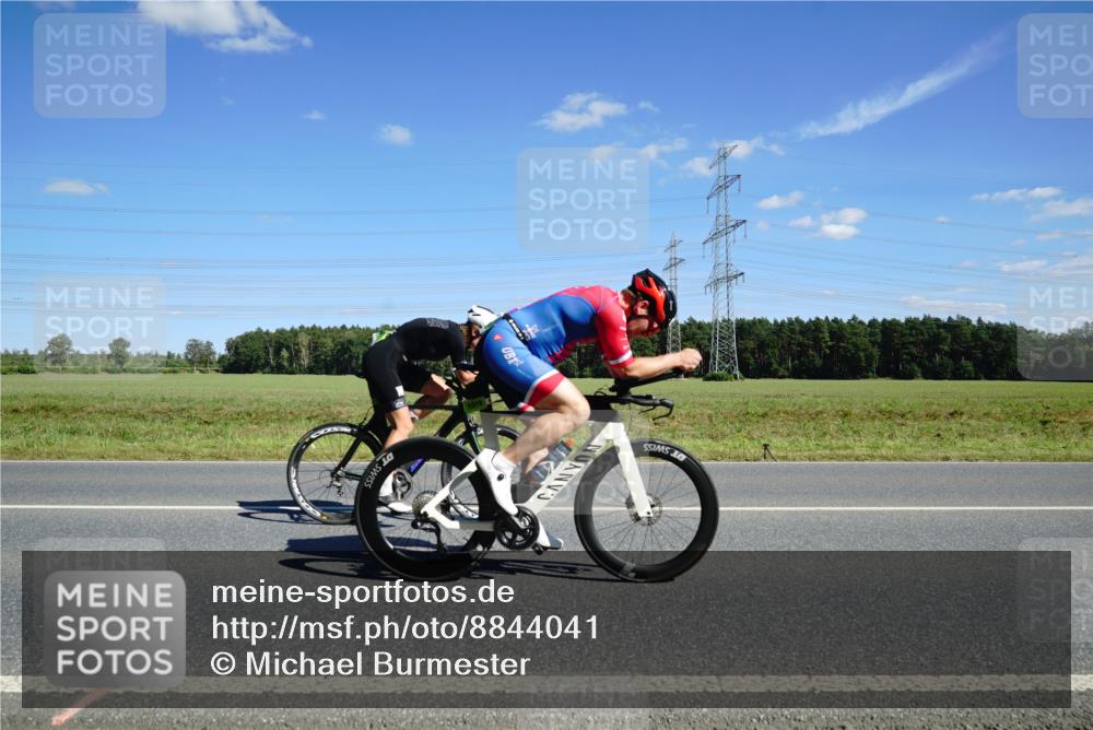 07.09.2025 - 19. Norderstedt Triathlon Michael Burmester http://msf.ph/oto/8844041 07.09.2025 14:48:28 Radfahren 457, 472, 1019 meine-sportfotos.de