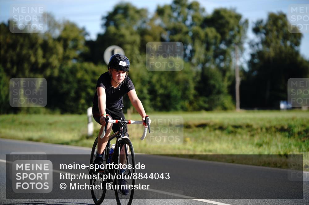 07.09.2025 - 19. Norderstedt Triathlon Michael Burmester http://msf.ph/oto/8844043 07.09.2025 09:41:57 Radfahren 602, 606 meine-sportfotos.de