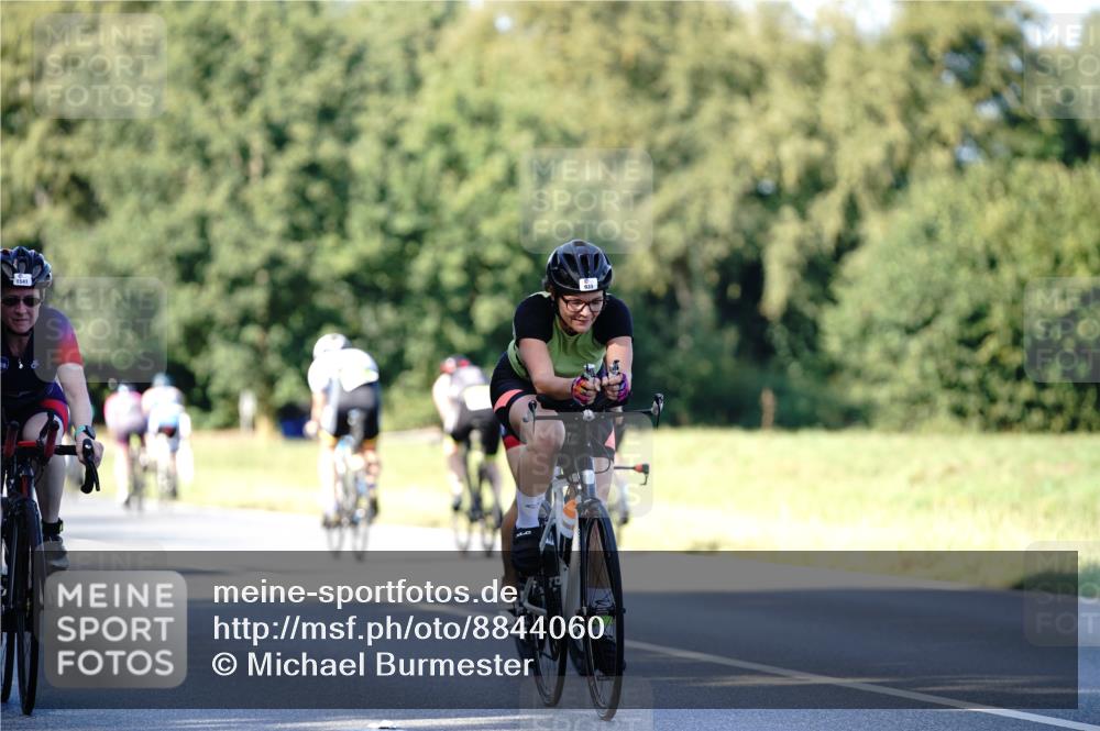 07.09.2025 - 19. Norderstedt Triathlon Michael Burmester http://msf.ph/oto/8844060 07.09.2025 15:58:45 Radfahren 933, 1064, 1449, 1541 meine-sportfotos.de