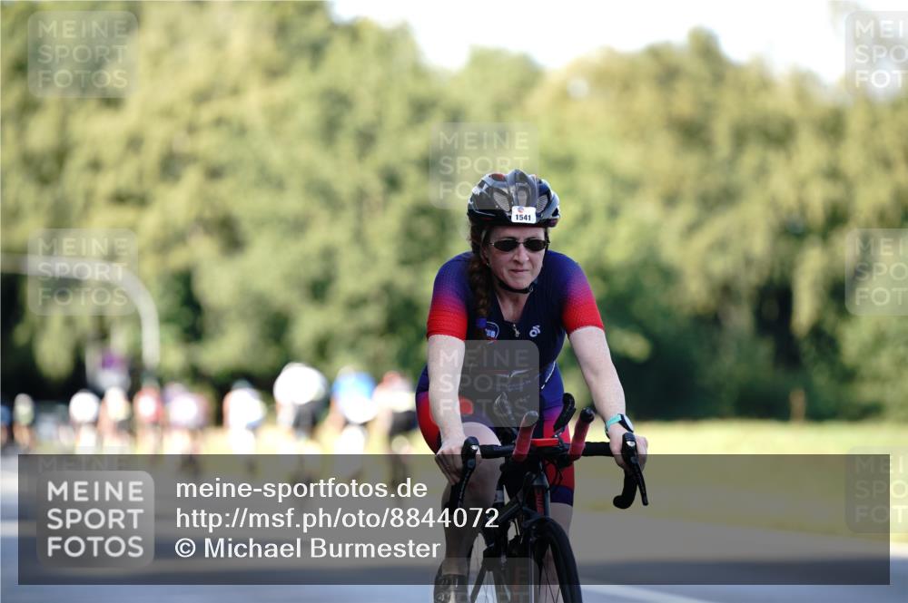 07.09.2025 - 19. Norderstedt Triathlon Michael Burmester http://msf.ph/oto/8844072 07.09.2025 15:58:46 Radfahren 933, 1064, 1449, 1541 meine-sportfotos.de