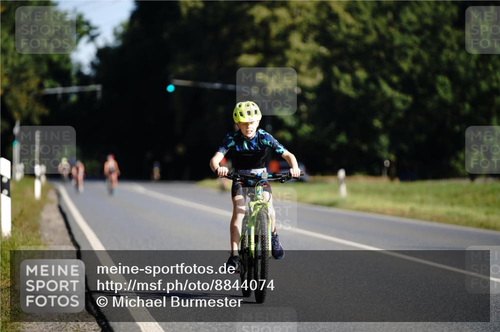07.09.2025 - 19. Norderstedt Triathlon Michael Burmester http://msf.ph/oto/8844074 07.09.2025 09:42:48 Radfahren 610 meine-sportfotos.de