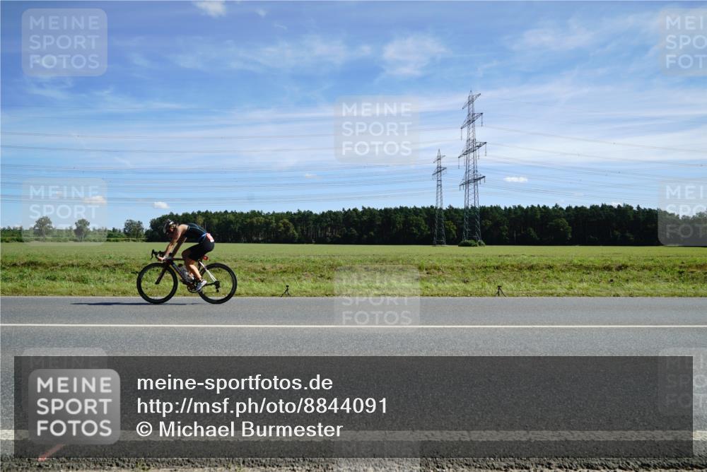 07.09.2025 - 19. Norderstedt Triathlon Michael Burmester http://msf.ph/oto/8844091 07.09.2025 12:43:41 Radfahren  meine-sportfotos.de