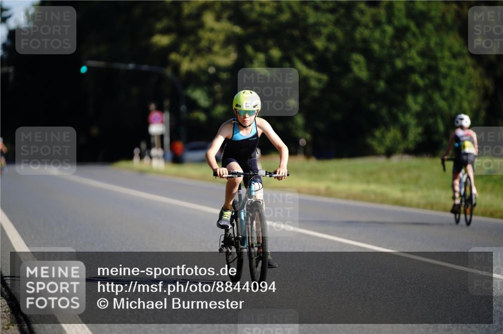 07.09.2025 - 19. Norderstedt Triathlon Michael Burmester http://msf.ph/oto/8844094 07.09.2025 09:43:07 Radfahren 560 meine-sportfotos.de