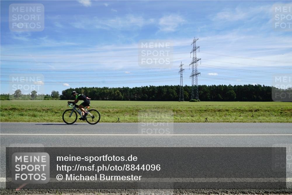 07.09.2025 - 19. Norderstedt Triathlon Michael Burmester http://msf.ph/oto/8844096 07.09.2025 12:43:45 Radfahren  meine-sportfotos.de