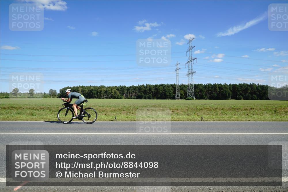 07.09.2025 - 19. Norderstedt Triathlon Michael Burmester http://msf.ph/oto/8844098 07.09.2025 14:49:12 Radfahren 1471 meine-sportfotos.de