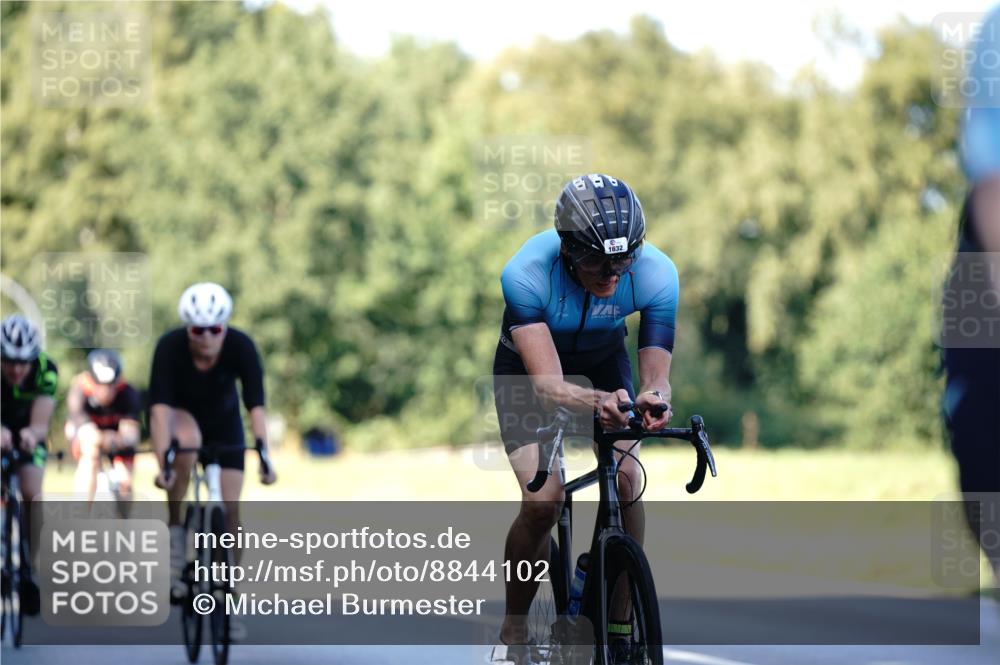 07.09.2025 - 19. Norderstedt Triathlon Michael Burmester http://msf.ph/oto/8844102 07.09.2025 15:58:59 Radfahren 386, 501, 915, 1073, 1632 meine-sportfotos.de