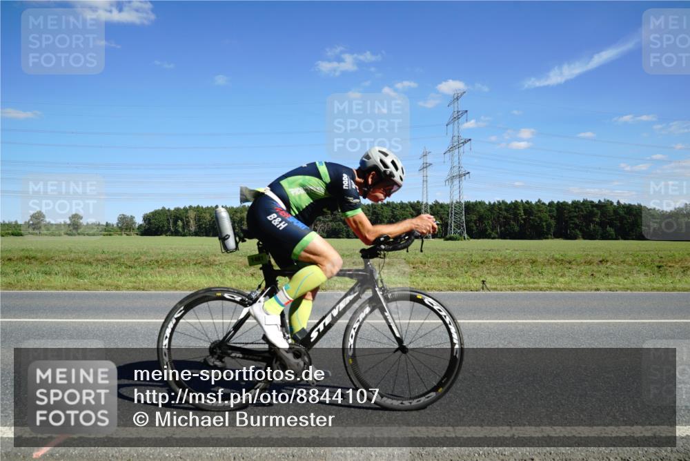 07.09.2025 - 19. Norderstedt Triathlon Michael Burmester http://msf.ph/oto/8844107 07.09.2025 14:49:22 Radfahren 1481 meine-sportfotos.de