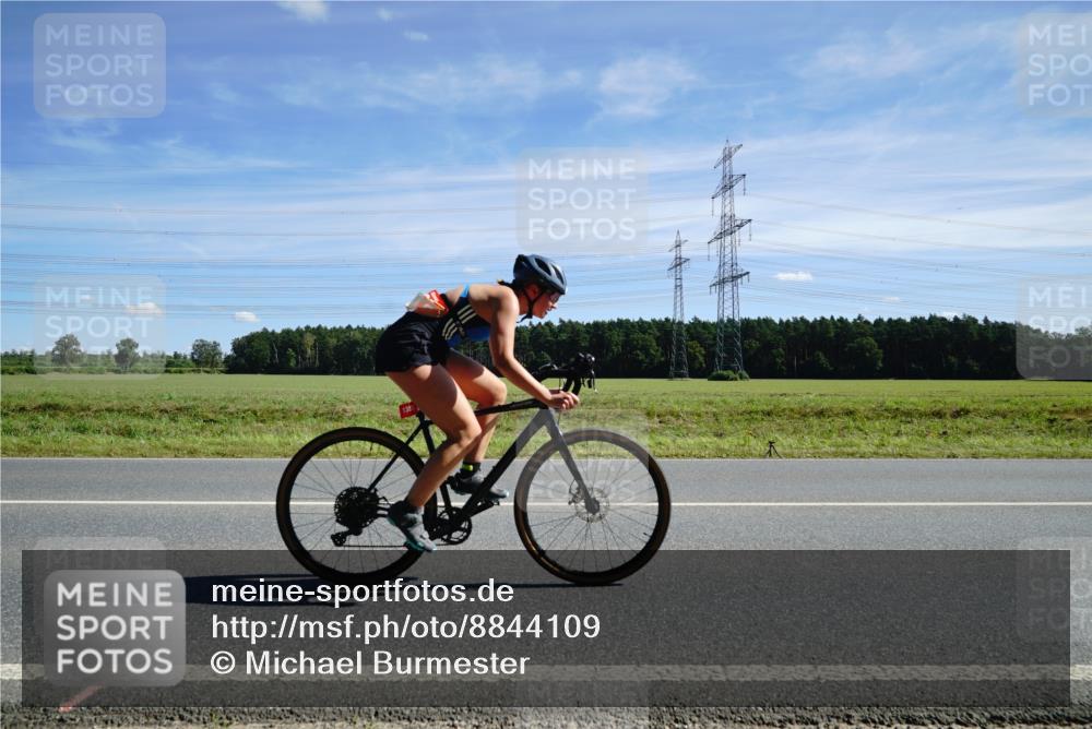 07.09.2025 - 19. Norderstedt Triathlon Michael Burmester http://msf.ph/oto/8844109 07.09.2025 12:43:51 Radfahren 1385 meine-sportfotos.de