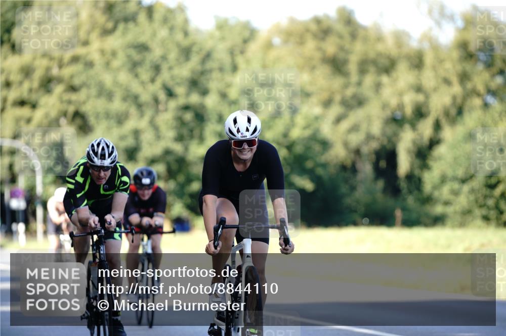 07.09.2025 - 19. Norderstedt Triathlon Michael Burmester http://msf.ph/oto/8844110 07.09.2025 15:59:00 Radfahren 386, 501, 517, 915, 1073, 1632 meine-sportfotos.de