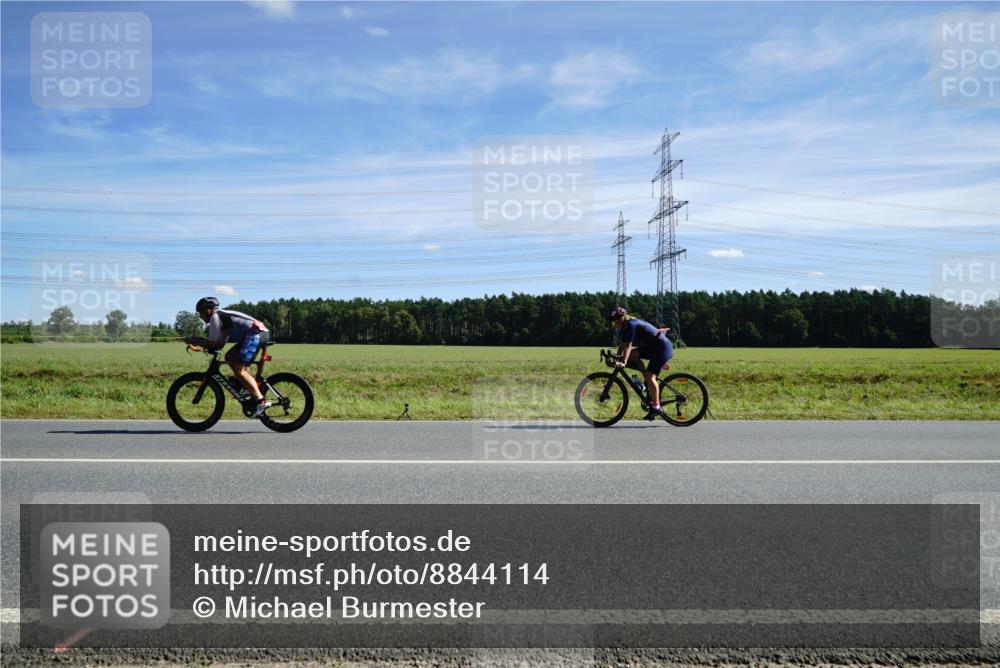 07.09.2025 - 19. Norderstedt Triathlon Michael Burmester http://msf.ph/oto/8844114 07.09.2025 12:43:54 Radfahren 1317, 1385 meine-sportfotos.de