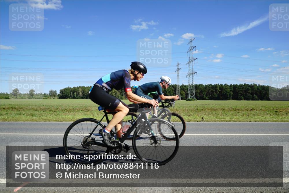 07.09.2025 - 19. Norderstedt Triathlon Michael Burmester http://msf.ph/oto/8844116 07.09.2025 14:49:30 Radfahren 398, 1404, 1430 meine-sportfotos.de