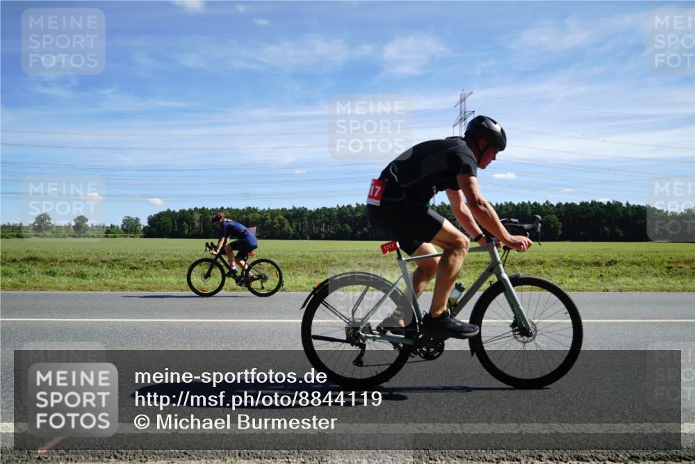 07.09.2025 - 19. Norderstedt Triathlon Michael Burmester http://msf.ph/oto/8844119 07.09.2025 12:43:55 Radfahren 1317, 1385 meine-sportfotos.de
