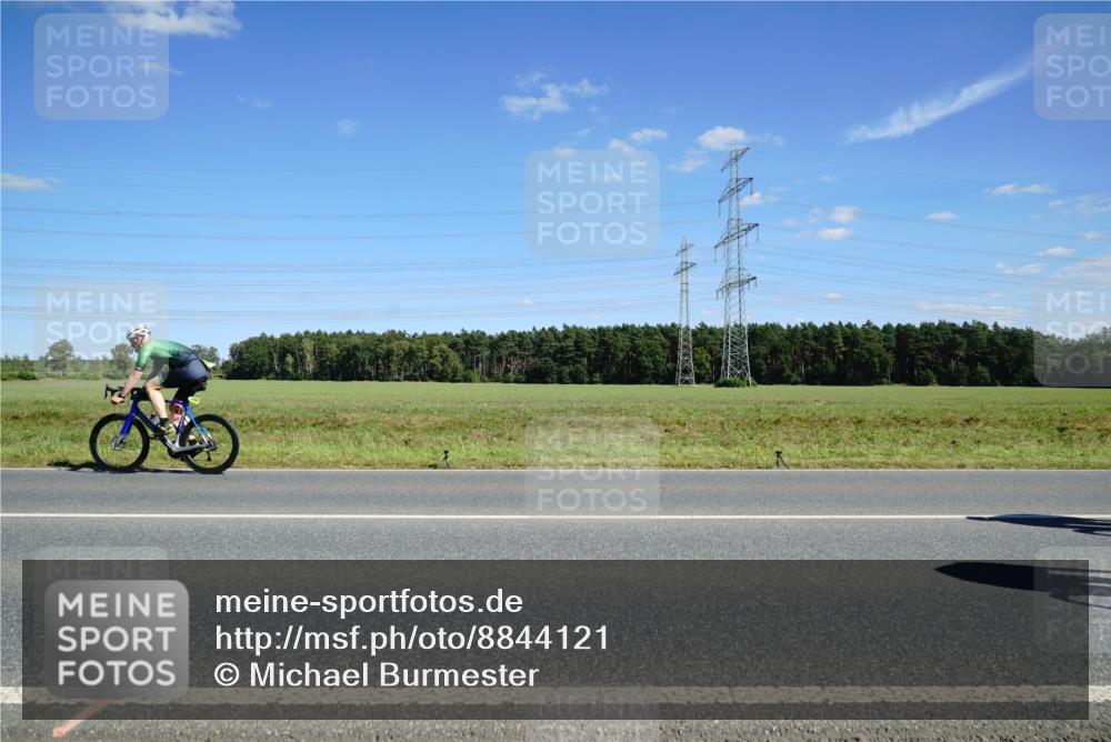 07.09.2025 - 19. Norderstedt Triathlon Michael Burmester http://msf.ph/oto/8844121 07.09.2025 14:49:30 Radfahren 398, 1404, 1430 meine-sportfotos.de