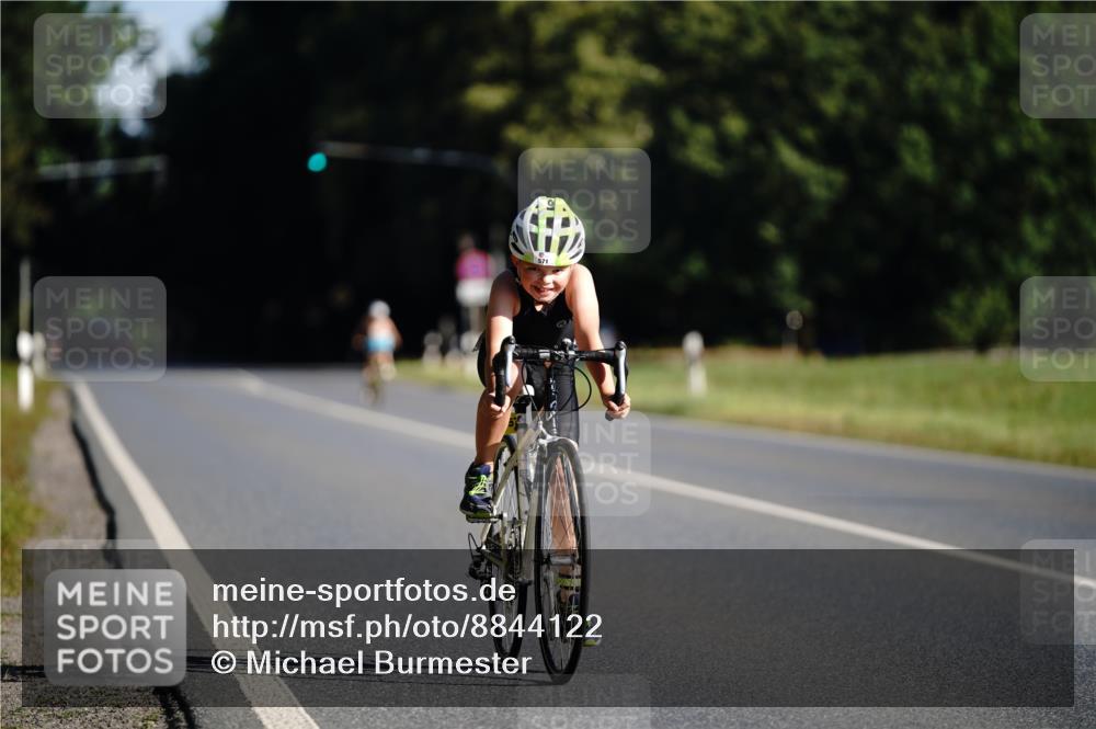 07.09.2025 - 19. Norderstedt Triathlon Michael Burmester http://msf.ph/oto/8844122 07.09.2025 09:43:47 Radfahren 571, 581 meine-sportfotos.de