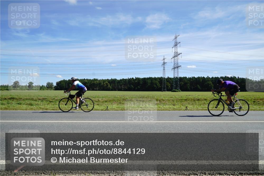 07.09.2025 - 19. Norderstedt Triathlon Michael Burmester http://msf.ph/oto/8844129 07.09.2025 12:43:57 Radfahren 1317 meine-sportfotos.de