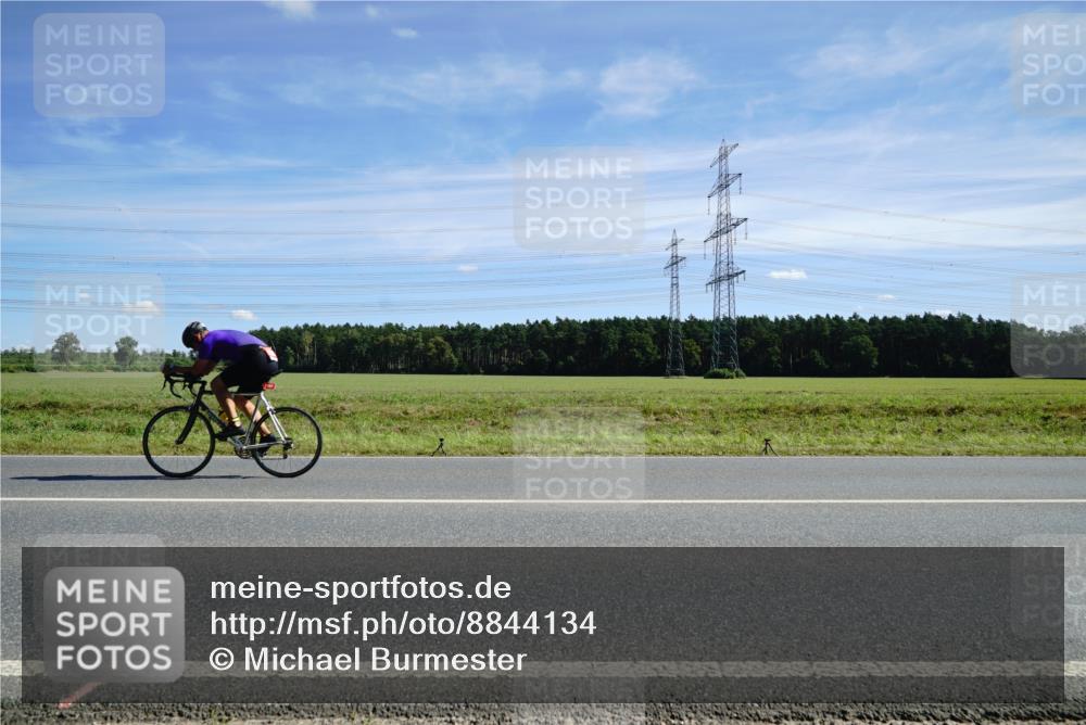 07.09.2025 - 19. Norderstedt Triathlon Michael Burmester http://msf.ph/oto/8844134 07.09.2025 12:43:57 Radfahren 1317 meine-sportfotos.de